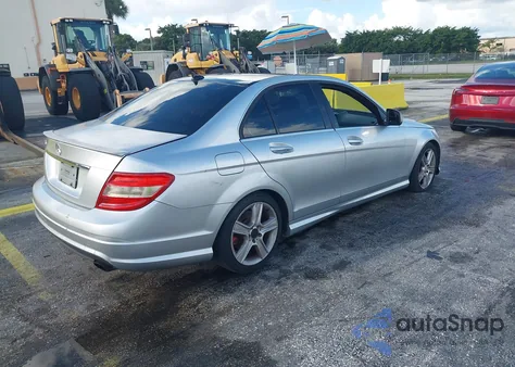 2009 Mercedes-Benz C 300 Luxury/Sport из США, поврежденный, VIN WDDGF54X59F230456